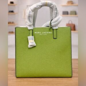 Marc Jacobs Green Pebbled Leather Tote Bag NWT
Easter Bag